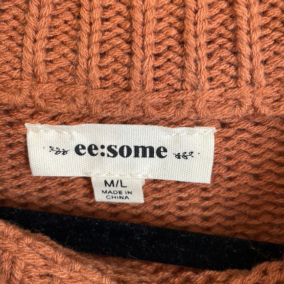 Womens sweater size M/L - Picture 2 of 2